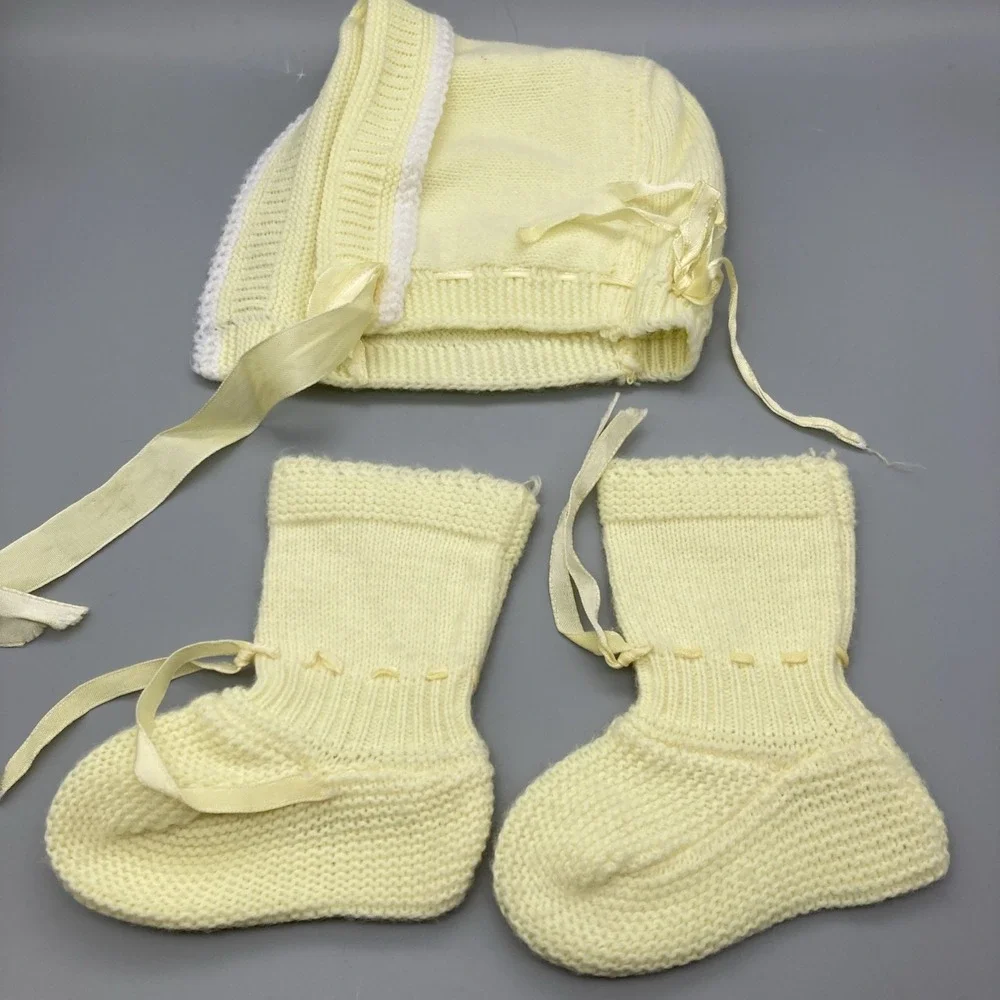 Hand Crocheted Yellow Baby Booties And Bonnet 0-6months